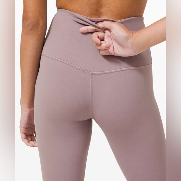 Lululemon Align High-Rise Tight 28" *Twist Waist Violet Verbena Size 4 - Picture 4 of 8